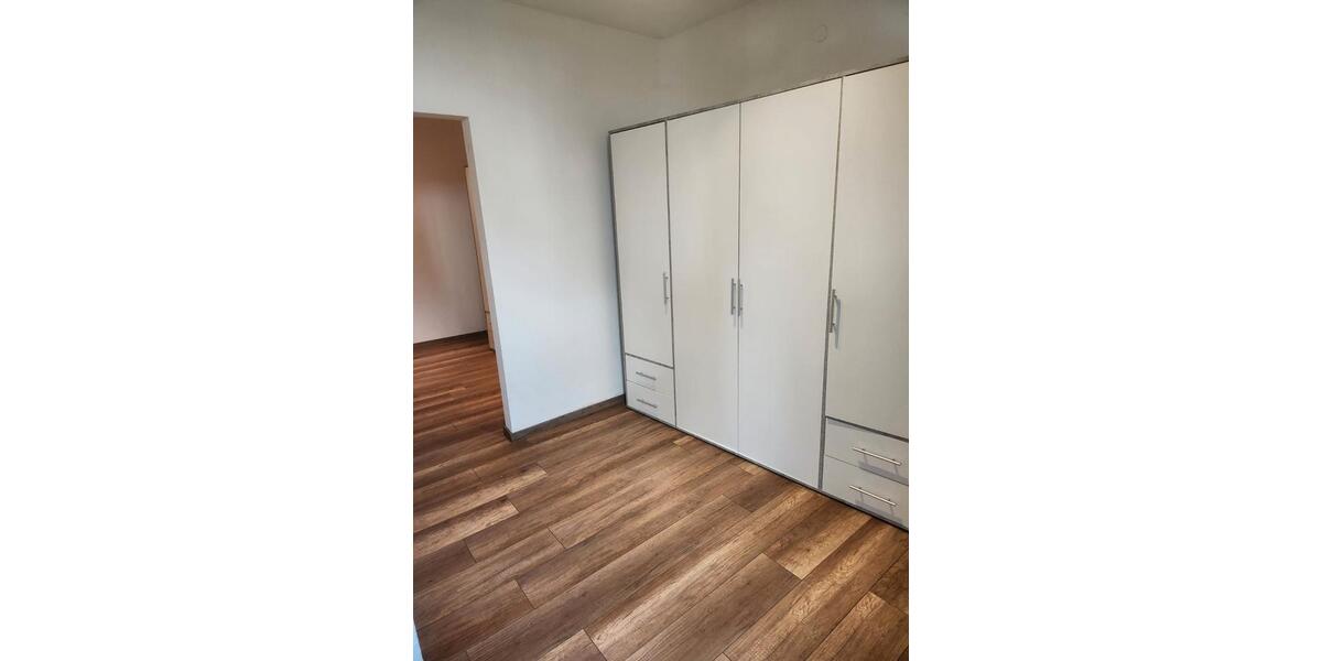 Erdgeschoßwohnung Ramstein-Miesenbach Miesenbach - 2.5 Zimmer, 153 m&sup2;, 1.300&euro; | Angebot:26631520
