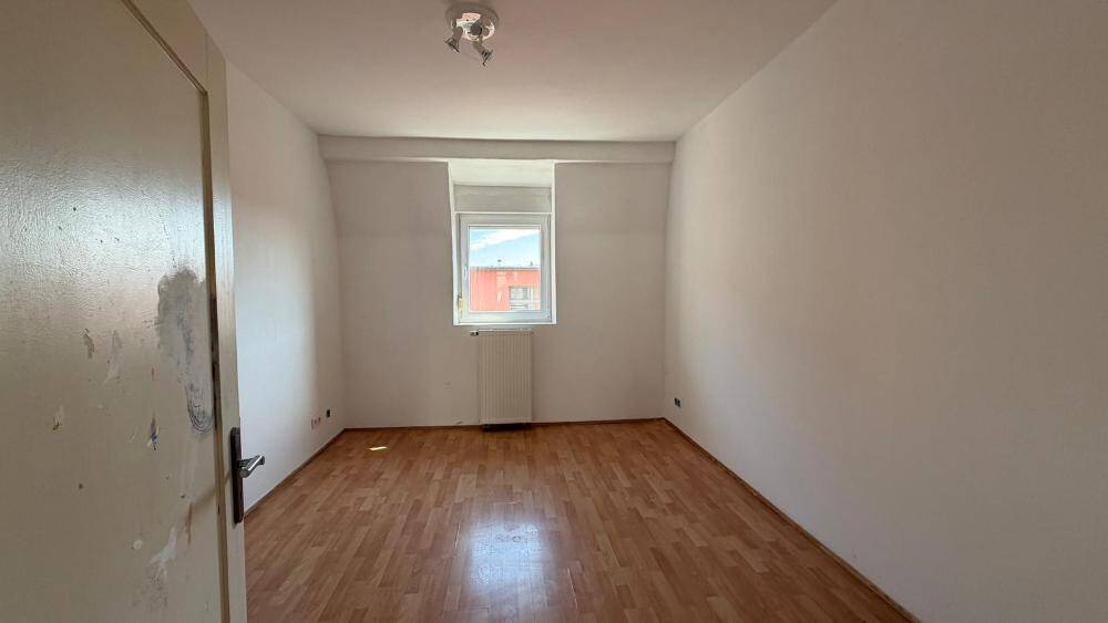 Reihenmittelhaus Pirmasens Innenstadt - 7 Zimmer, 181 m&sup2;, 159.000&euro; | Angebot:26261505