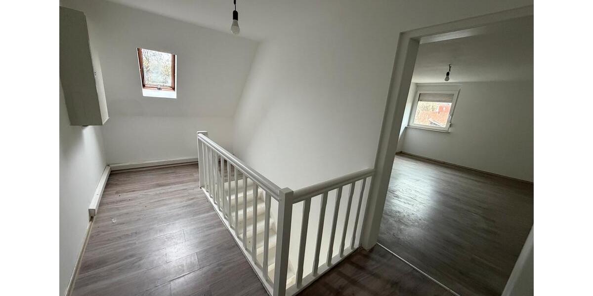 Einfamilienhaus Rockenhausen - 11 Zimmer, 225 m&sup2;, 260.000&euro; | Angebot:26128721