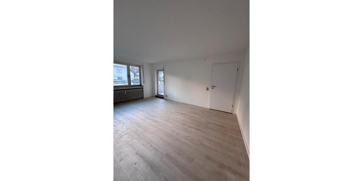 Erstbezug nach Sanierung: 4 Zimmer Küche, Bad, Gäste-WC, Balkon 4 zimmer