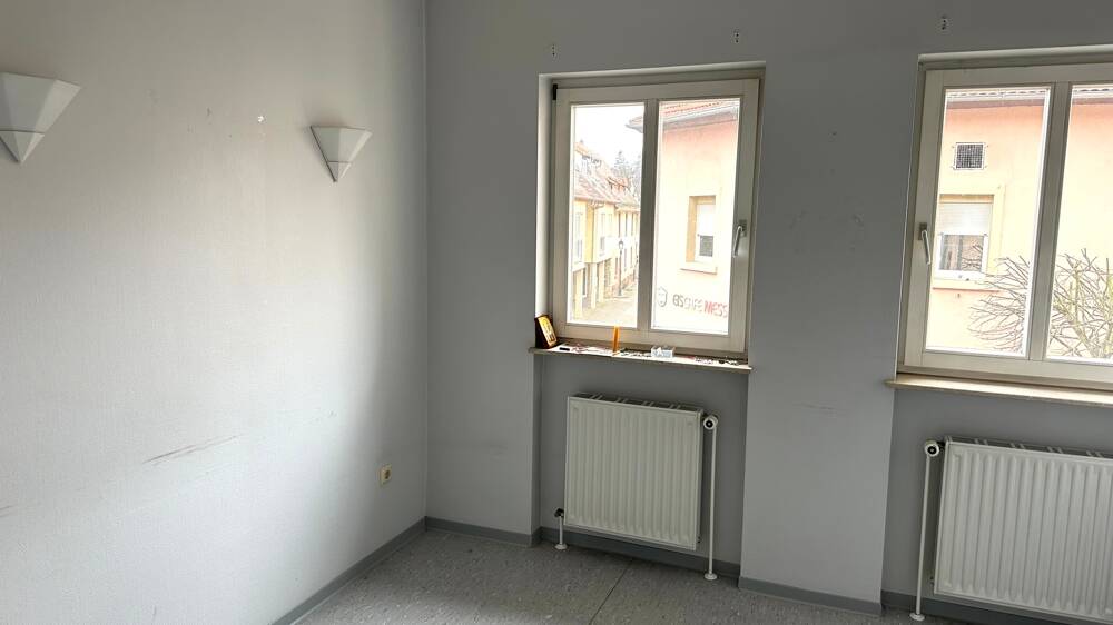 Etagenwohnung Rockenhausen - 6 Zimmer, 139 m&sup2;, 160.000&euro; | Angebot:25680351