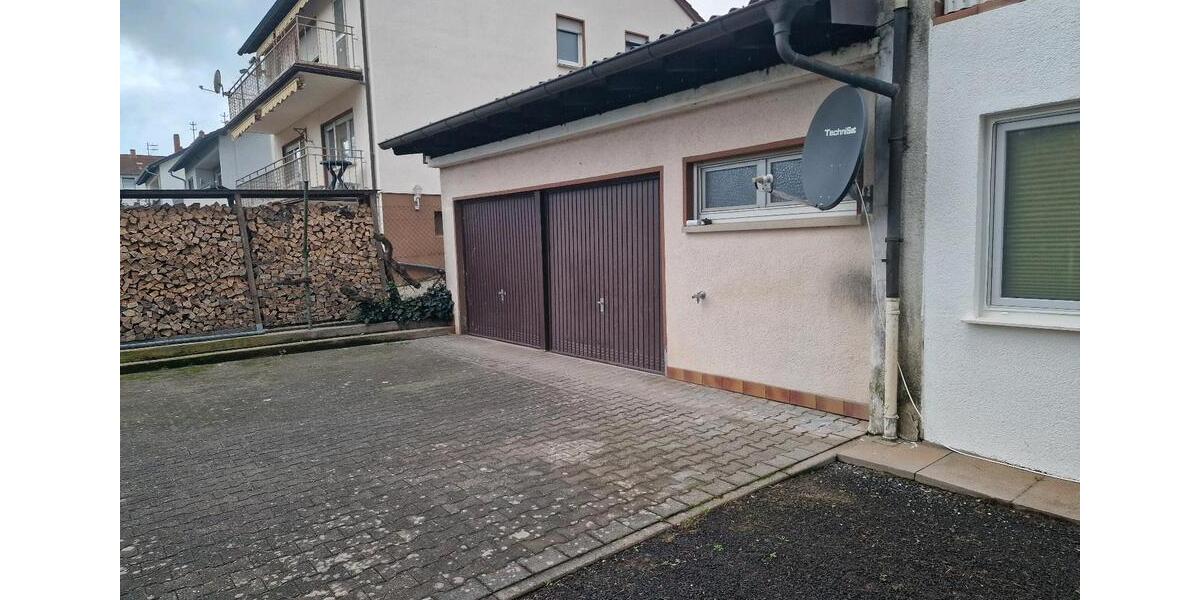 EG Wohnung 2 Garagen 4 Stellplätze Garten 3 zimmer