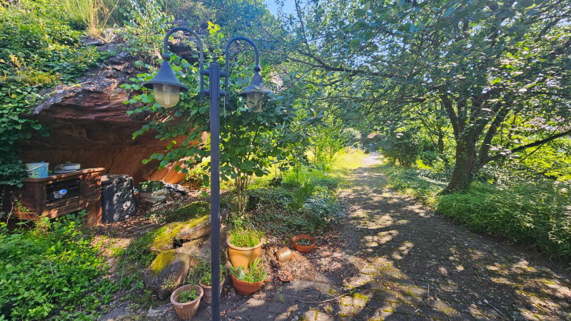 ObjNr:19522 - Freistehendes, repräsentatives EFH mit Garten und großem Grundstück ausserhalb in DÜW-Grethen 7 zimmer