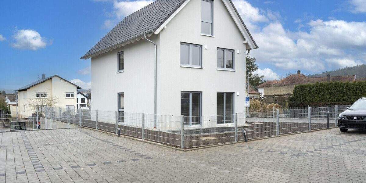 Neubau: Freistehendes Energieeffizienzhaus mit moderner Luft-Wasser-Wärmepumpe, Fußbodenheizung & Keller, schlüsselfertig 5 zimmer