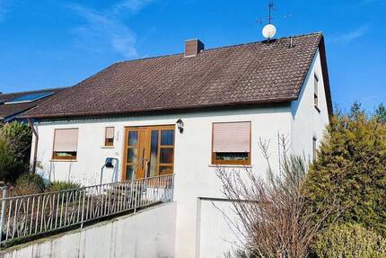 Haus Steinwenden - 6 Zimmer, 143 m&sup2;, 215.000&euro; | Angebot:26401379