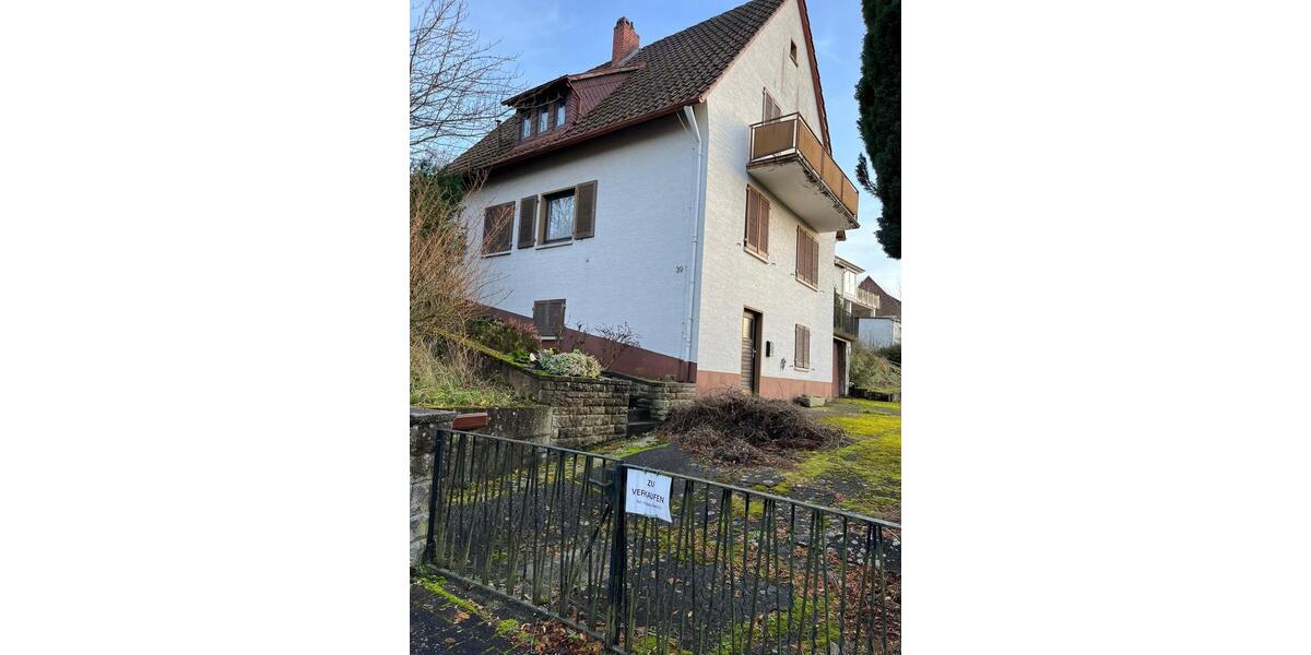 Zweifamilienhaus in Hanglage und großem Grundstück 7 zimmer