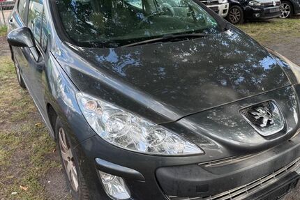 Peugeot 308 179.243 km 2.490 € Kaiserslautern 67663
