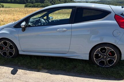 Ford Fiesta 57.000 km 14.999 &euro; Pirmasens 66954