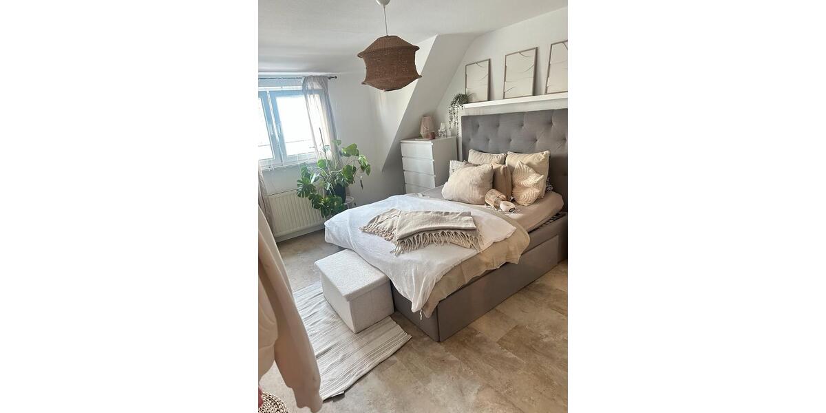 Dachgeschoßwohnung Kaiserslautern Betzenberg - 3 Zimmer, 76 m&sup2;, 620&euro; | Angebot:25917603