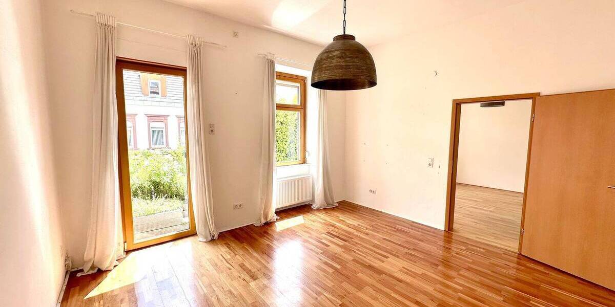 Mehrfamilienhaus, Wohnhaus Kaiserslautern Innenstadt - 7 Zimmer, 182 m&sup2;, 375.000&euro; | Angebot:26786844