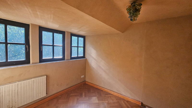 ObjNr:19522 - Freistehendes, repräsentatives EFH mit Garten und großem Grundstück ausserhalb in DÜW-Grethen 7 zimmer