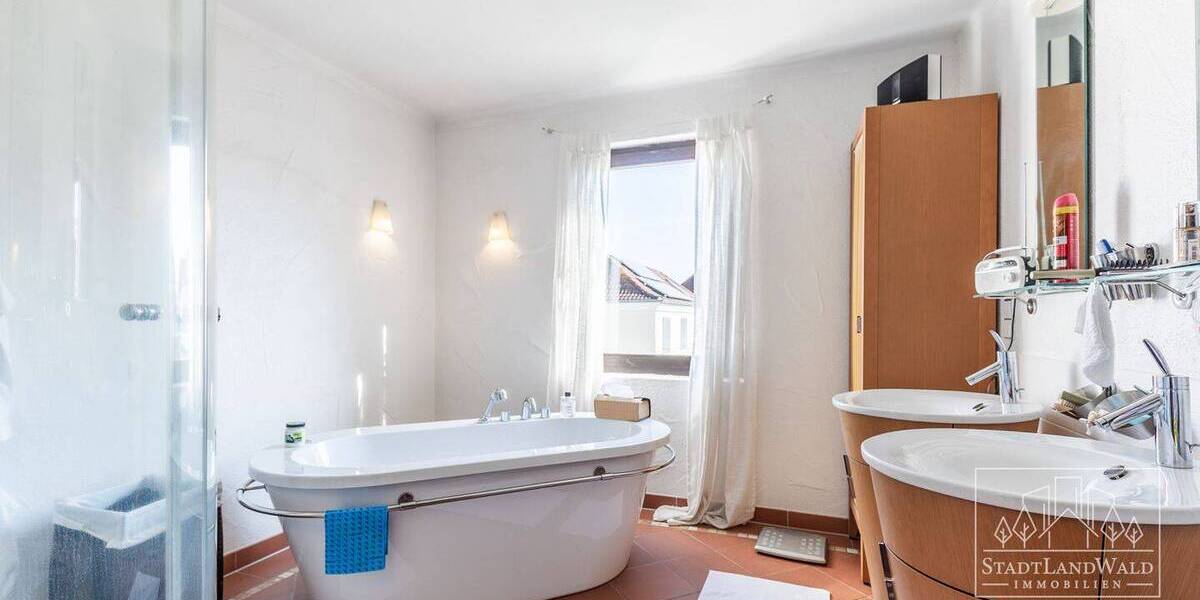 Einfamilienhaus Pirmasens Innenstadt - 1 Zimmer, 240 m&sup2;, 298.900&euro; | Angebot:26306199