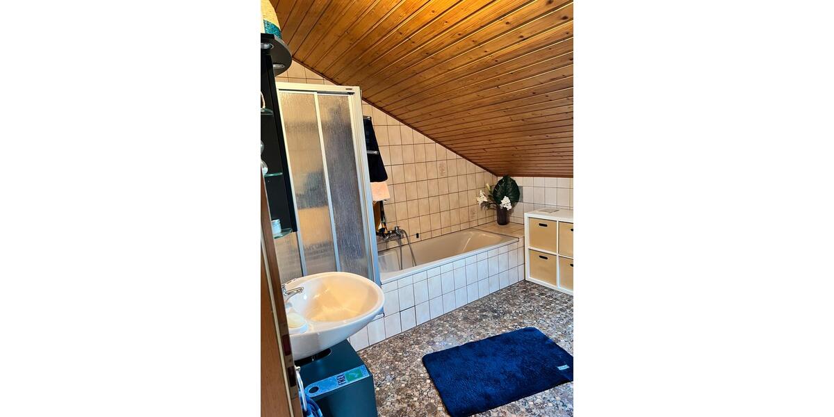 Dachgeschoßwohnung Weilerbach - 5 Zimmer, 95 m&sup2;, 900&euro; | Angebot:26603495
