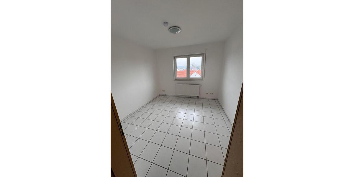 Terrassenwohnung Kaiserslautern Betzenberg - 4 Zimmer, 155 m&sup2;, 1.400&euro; | Angebot:25895057
