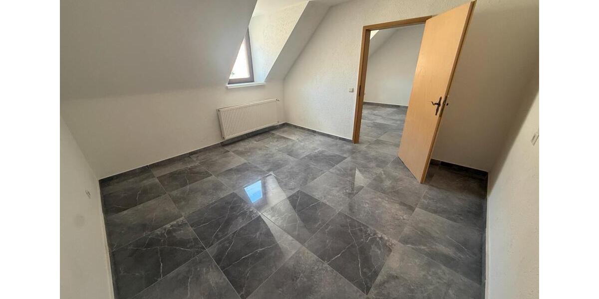 Reihenhaus Kaiserslautern Betzenberg - 8 Zimmer, 100 m&sup2;, 2.000&euro; | Angebot:27702868