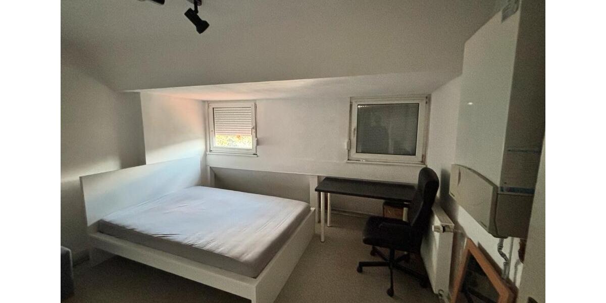 Dachgeschoßwohnung Kaiserslautern Bahnheim - 1 Zimmer, 30 m&sup2;, 290&euro; | Angebot:26250602