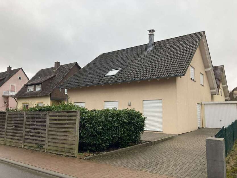Haus zum Mieten in Mackenbach 2.400 € 186 m²