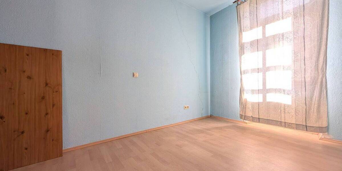 Mehrfamilienhaus, Wohnhaus Kaiserslautern Innenstadt - 9 Zimmer, 202 m&sup2;, 285.000&euro; | Angebot:26309369