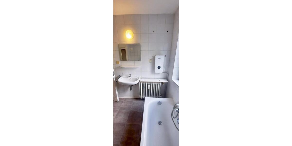 Renovierte Wohnung Nähe Mall K-in Lautern für Single oder Paare 2 zimmer