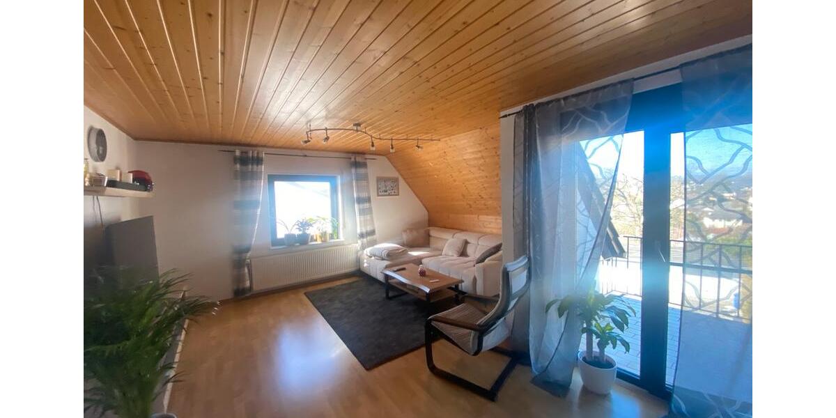 Dachgeschoßwohnung Katzweiler - 4 Zimmer, 114 m&sup2;, 950&euro; | Angebot:25305851