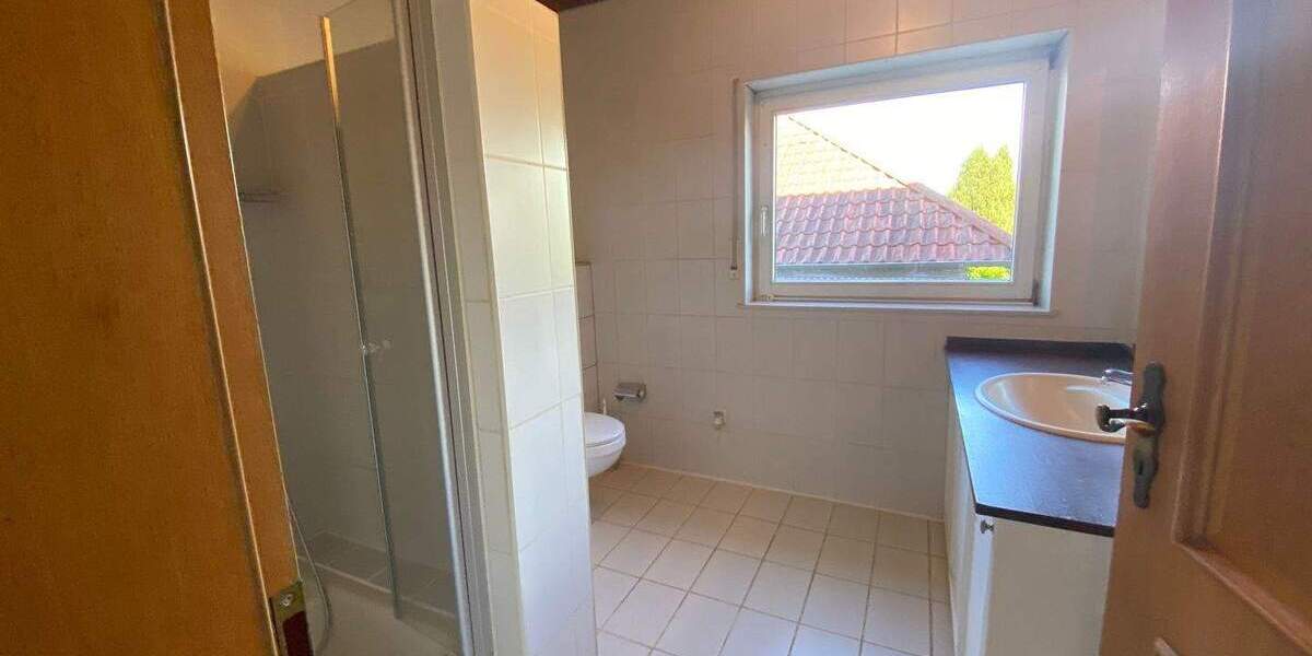 Bungalow Wallhalben - 7 Zimmer, 260 m&sup2;, 1.900&euro; | Angebot:26190672