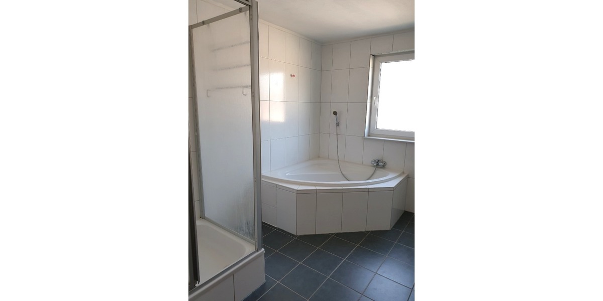 REH mit kleinem Grundstück als lukrative Investitionsmöglichkeit neu vermietbar ab 01.03.26 5 zimmer