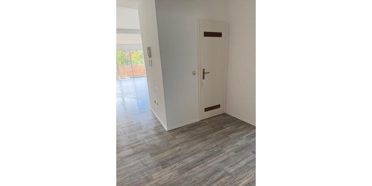 Etagenwohnung Kaiserslautern Einsiedlerhof - 3 Zimmer, 80 m&sup2;, 1.100&euro; | Angebot:26029664