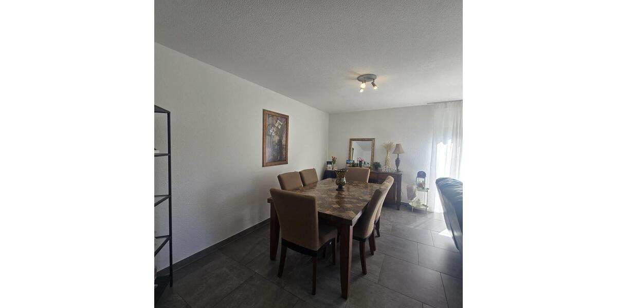 Einfamilienhaus Mehlingen - 3 Zimmer, 200 m&sup2;, 1.950&euro; | Angebot:26619722