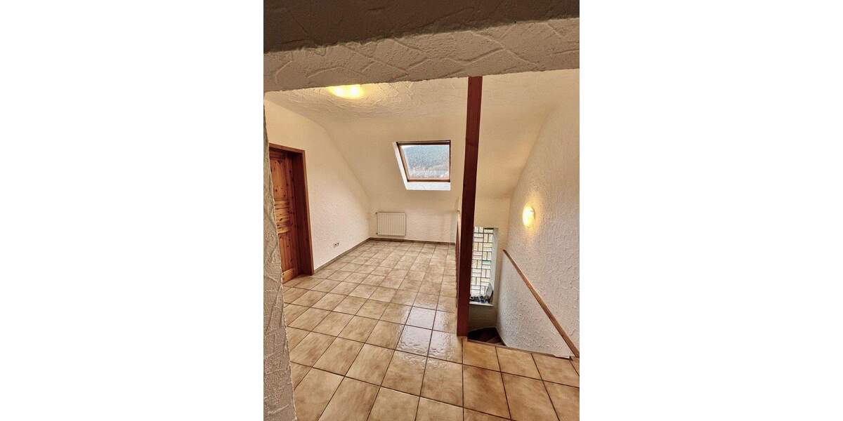 Doppelhaushälfte Bad Dürkheim - 5 Zimmer, 170 m&sup2;, 1.500&euro; | Angebot:25137364