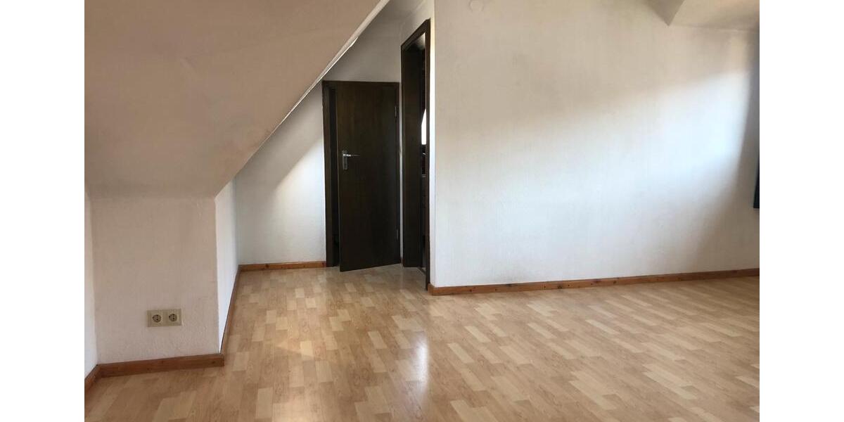 Dachgeschoßwohnung Kaiserslautern - 1 Zimmer, 38 m&sup2;, 365&euro; | Angebot:26349312
