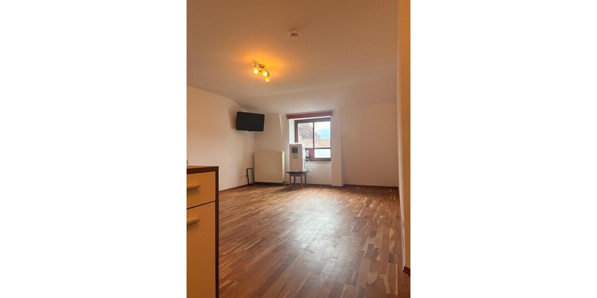 Dachgeschoßwohnung Kaiserslautern Betzenberg - 1 Zimmer, 27 m&sup2;, 75.000&euro; | Angebot:26676391