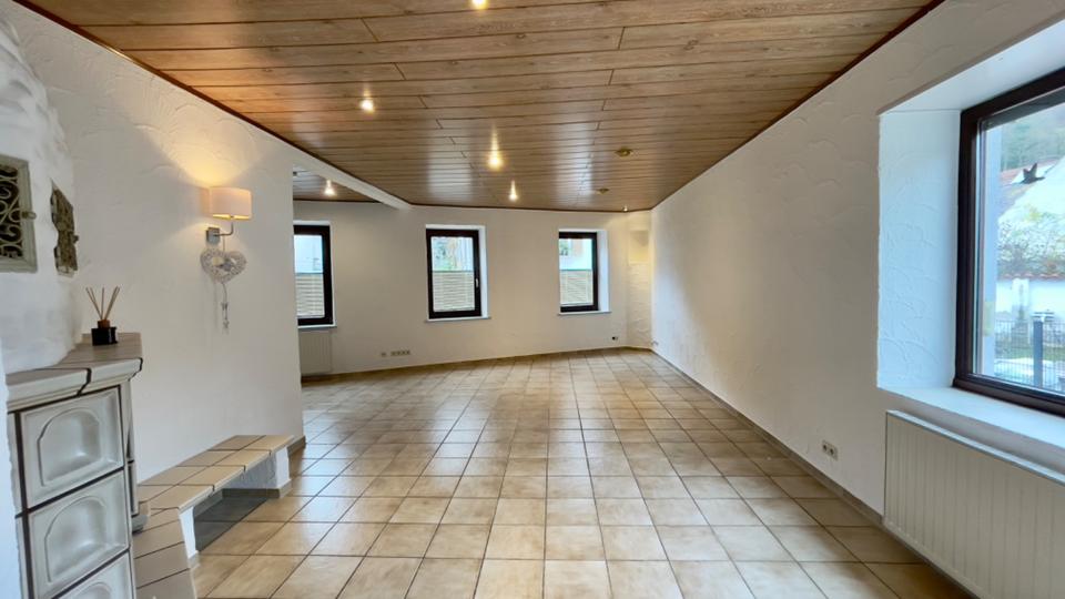 Doppelhaushälfte Bad Dürkheim - 5 Zimmer, 170 m&sup2;, 1.500&euro; | Angebot:25064676