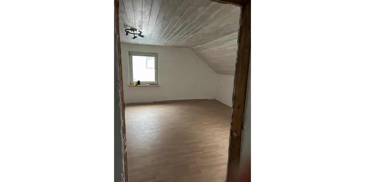 Doppelhaushälfte Elmstein - 7 Zimmer, 180 m&sup2;, 90.000&euro; | Angebot:24388189