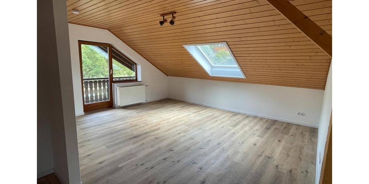 Dachgeschoßwohnung Gries - 4 Zimmer, 84 m&sup2;, 880&euro; | Angebot:26320361