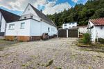 Einfamilienhaus mit Garten und 2 Garagen 6 zimmer
